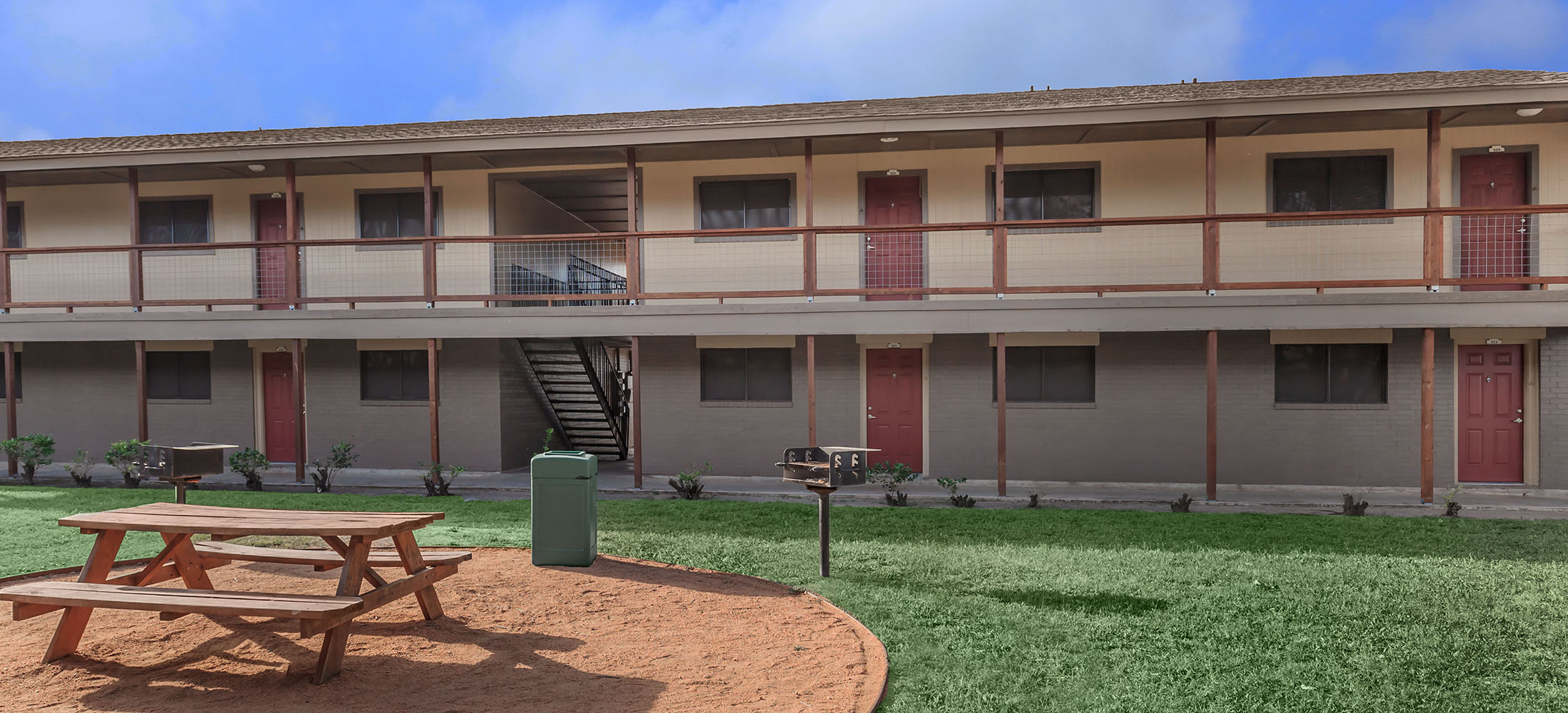 Eagle's Landing Apartments in Beeville, TX